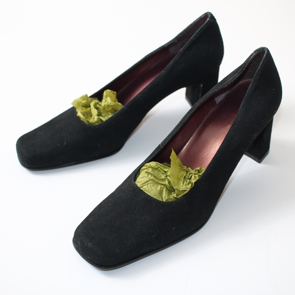 Bandolino Shoes - Bandolino Black Suede Pump Heels Like New